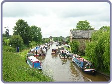 Boats moored between Top lock and wharf